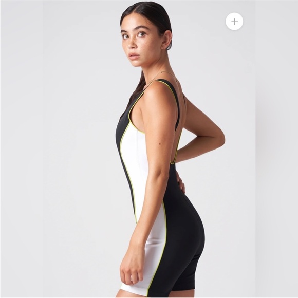 GiGi C Lacey Theo Romper One Piece Swimsuit Surf Suit Jumpsuit size Small - Picture 3 of 10